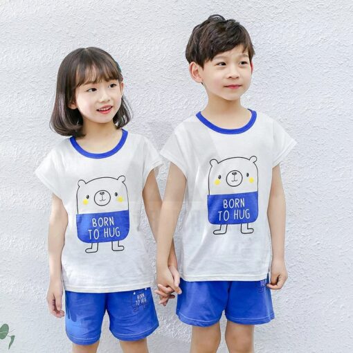 Half sleeves born to hug kids wear