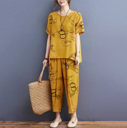 Yellow Black Circle Printed Capri Night suit